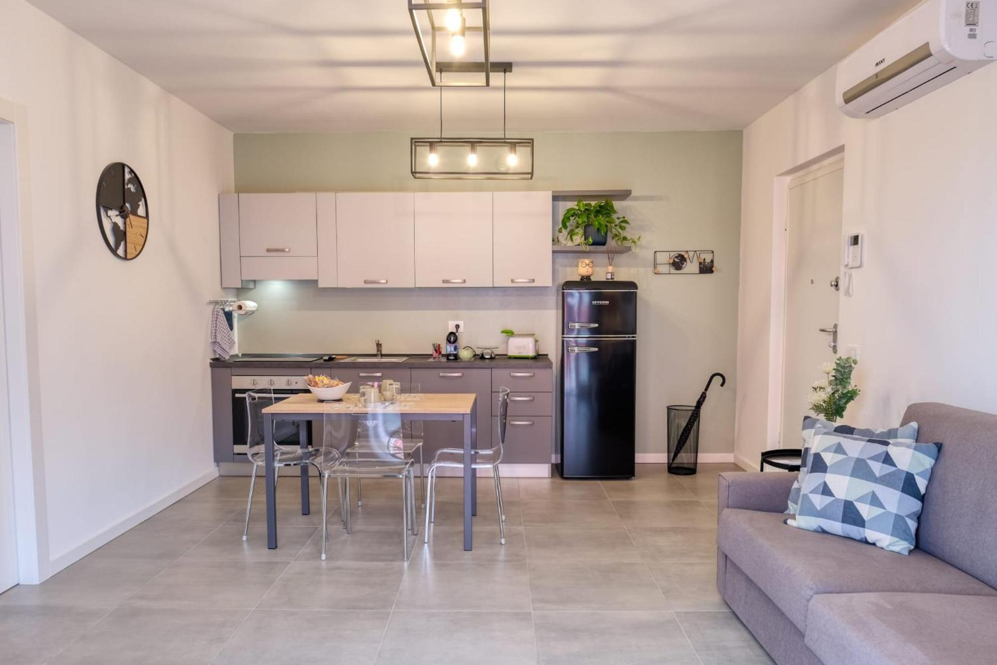 Appartamento Al 45 B.Go Roma -Vr- Con Garage Верона Экстерьер фото